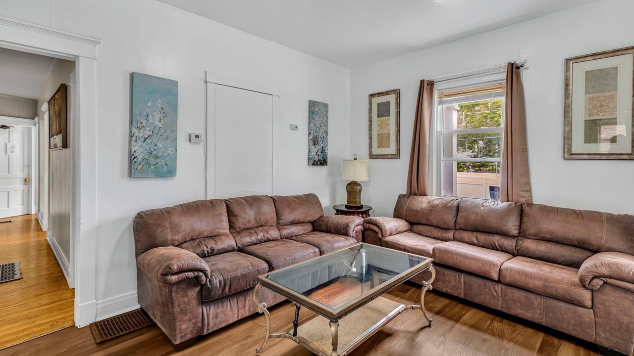 Photo of Livingroom in Oneonta