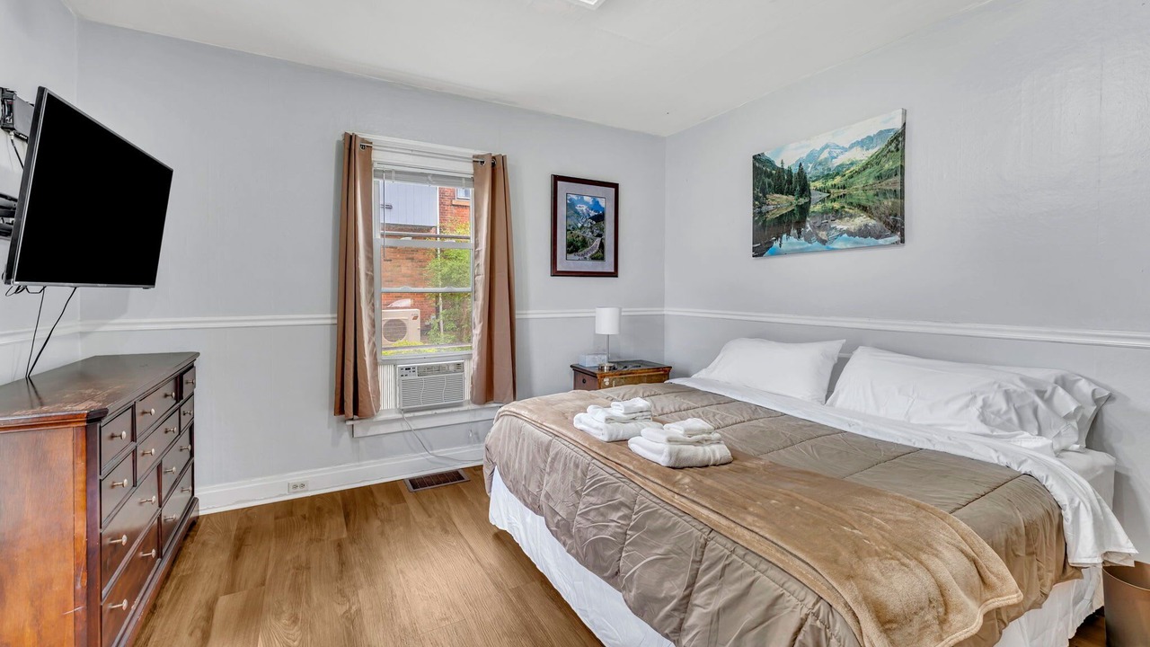 Photo of Bedroom in Oneonta