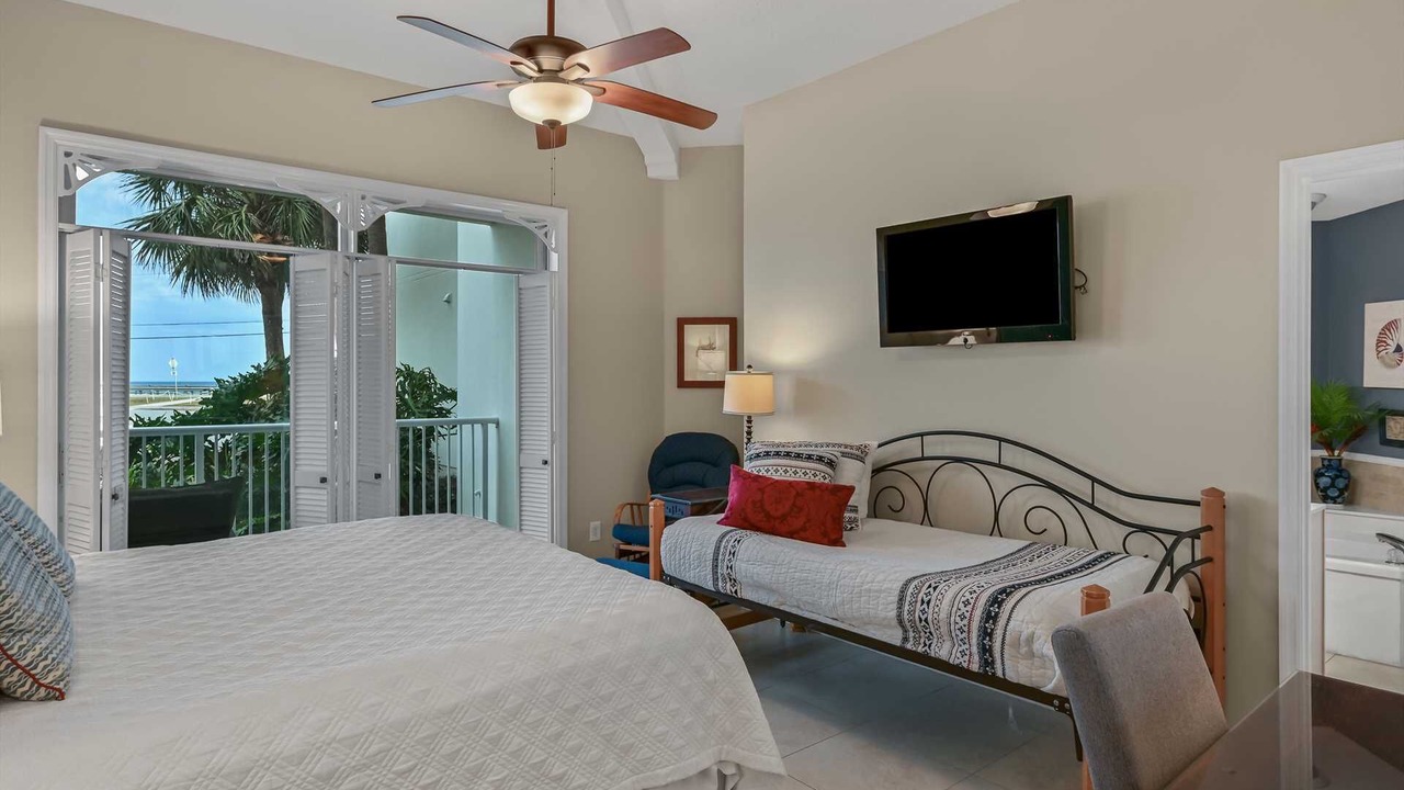 Photo of Bedroom in Avalon Beach Estates
