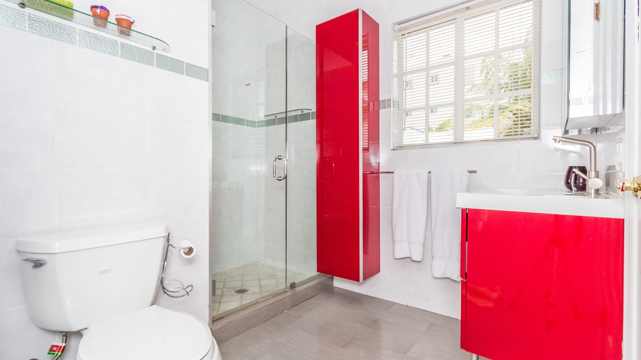 Photo of Bathroom in West Avenue