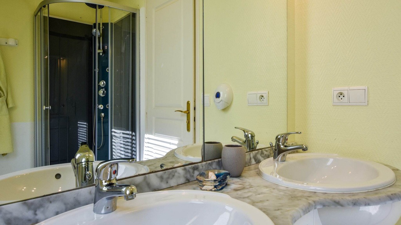 Photo of Bathroom in Kerherou