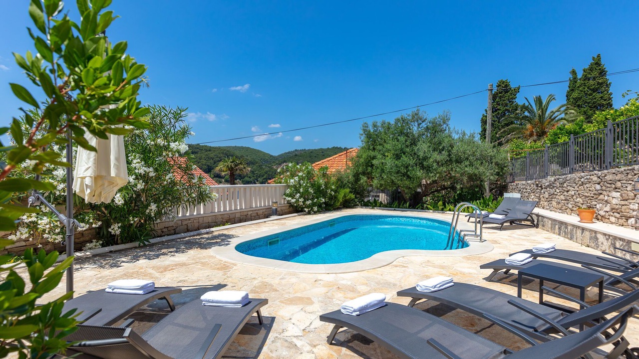 Photo of Outdoor in Sumartin