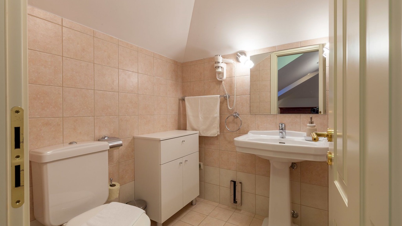 Photo of Bathroom in Sumartin