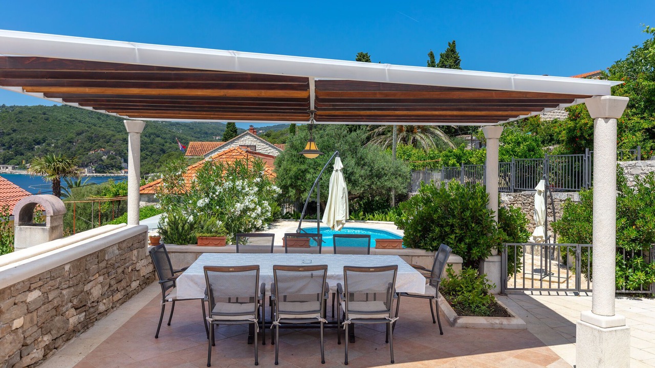 Photo of Patio Balcony in Sumartin