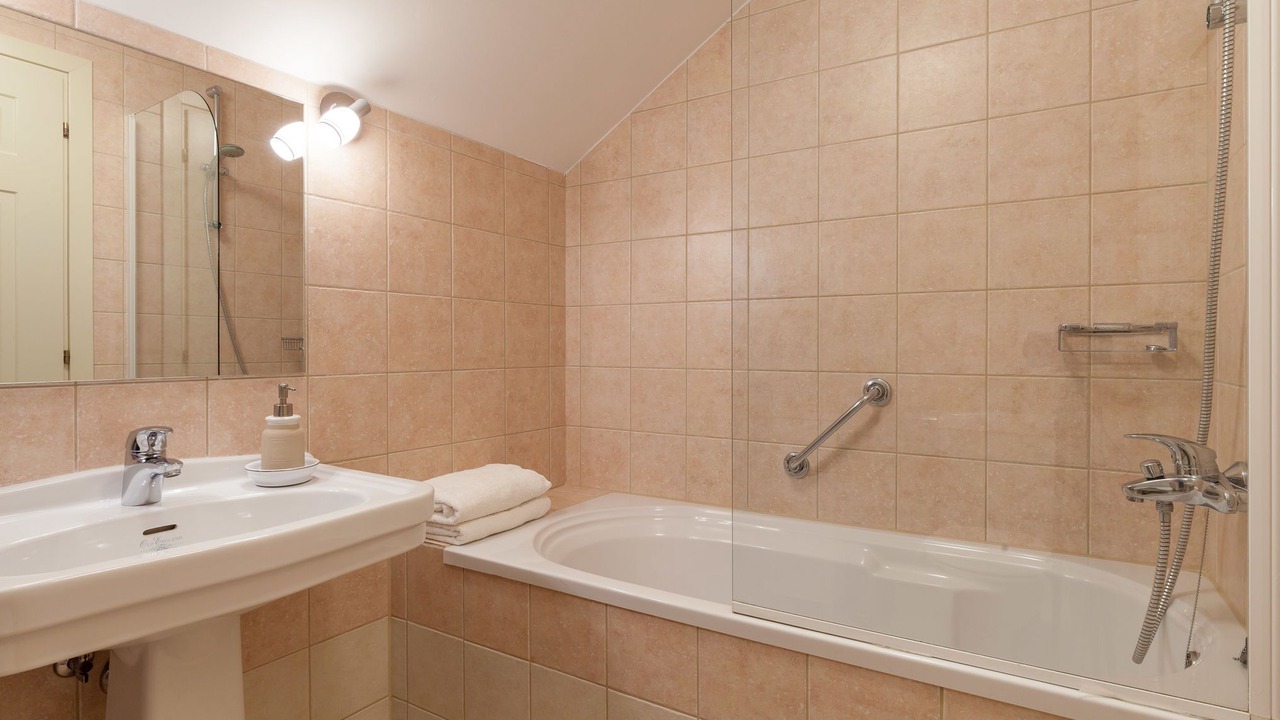 Photo of Bathroom in Sumartin