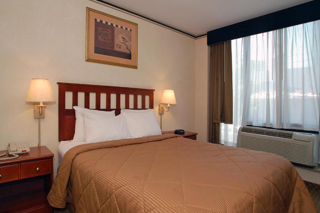 Photo of Bedroom in Hunters Point