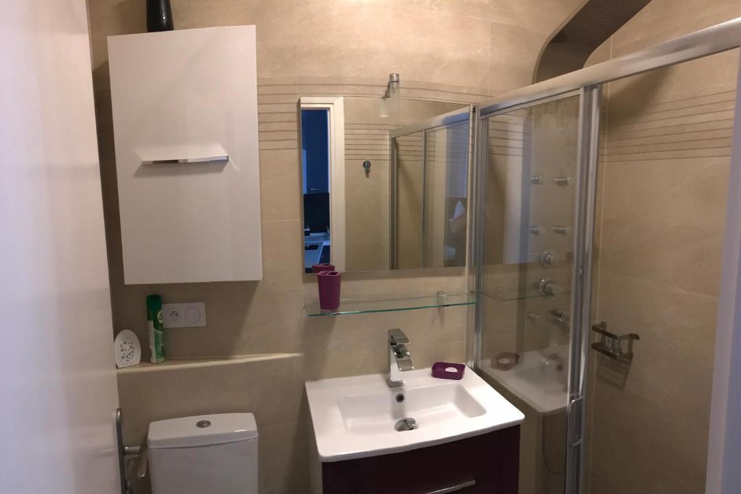 Photo of Bathroom in Carre d'Or