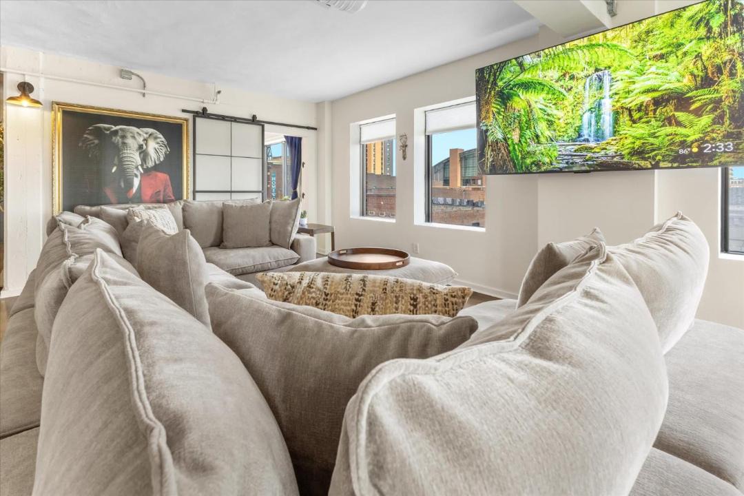 Photo of Livingroom in Wholesale District