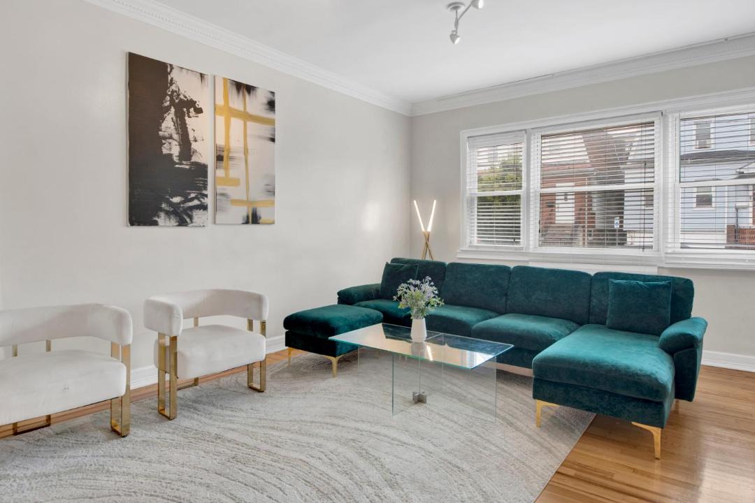 Photo of Livingroom in Southeast Yonkers