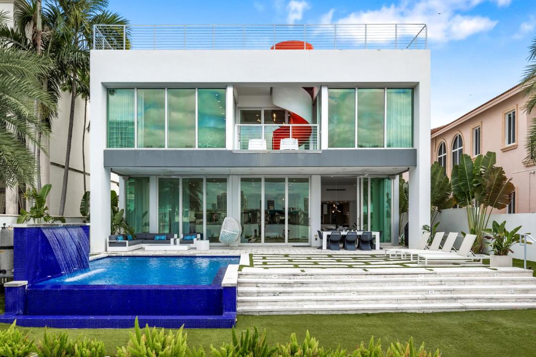 Photo of Others in Sunny Isles Beach