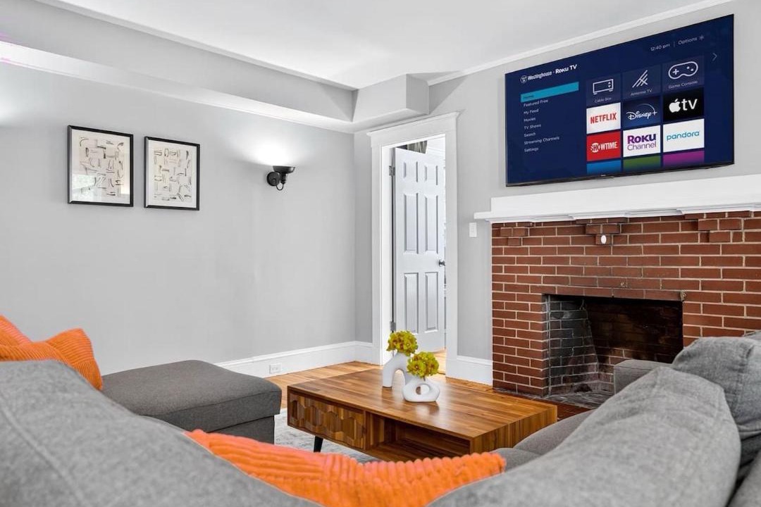 Photo of Livingroom in St. Elizabeth's