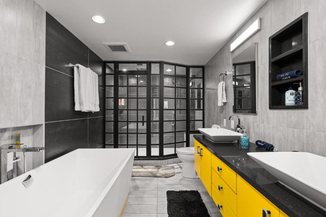 Photo of Bathroom in Wholesale District