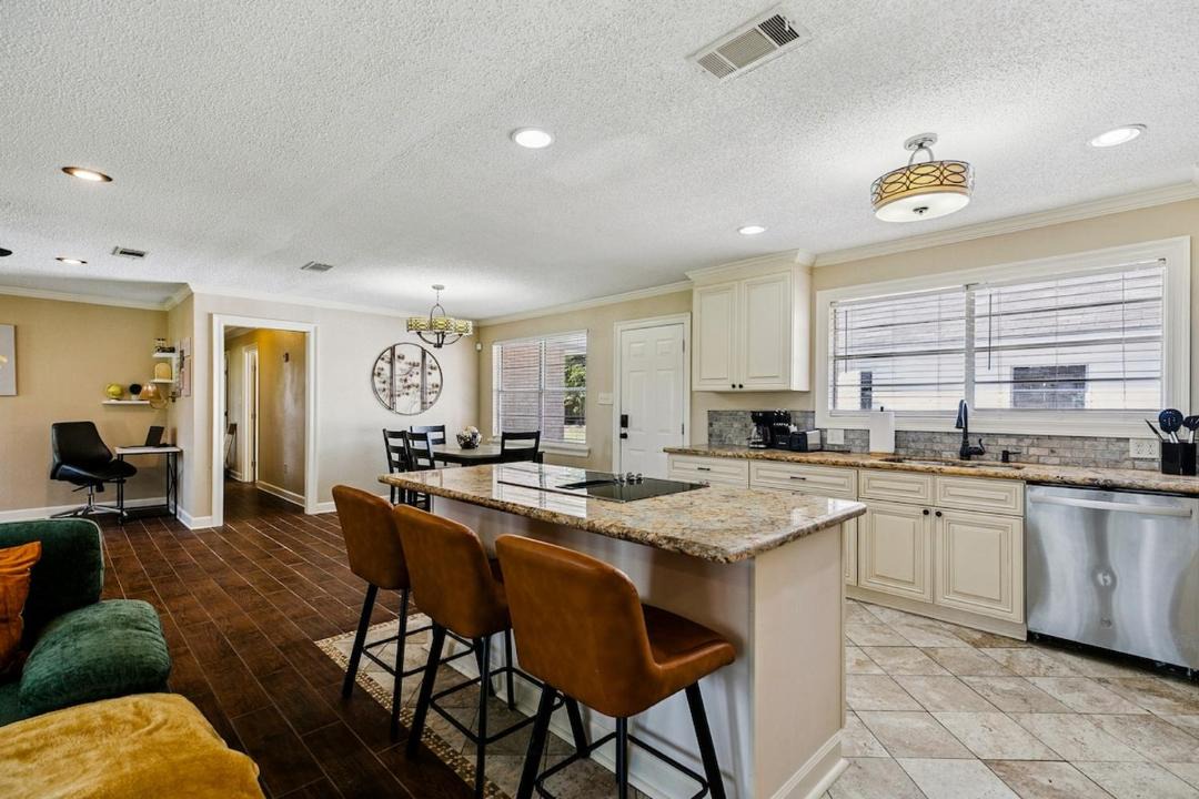 Photo of Kitchen in Gonzales