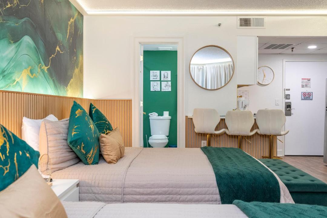 Photo of Bedroom in Florida Center