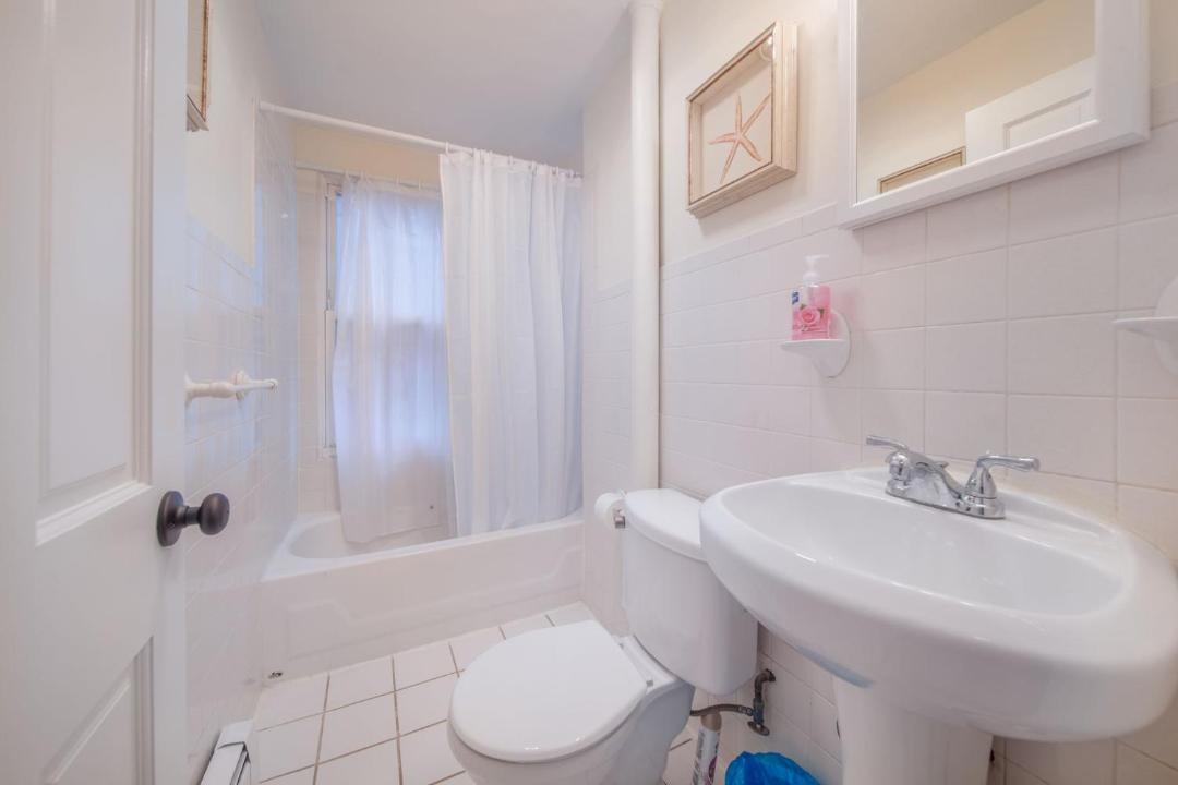 Photo of Bathroom in Roxbury