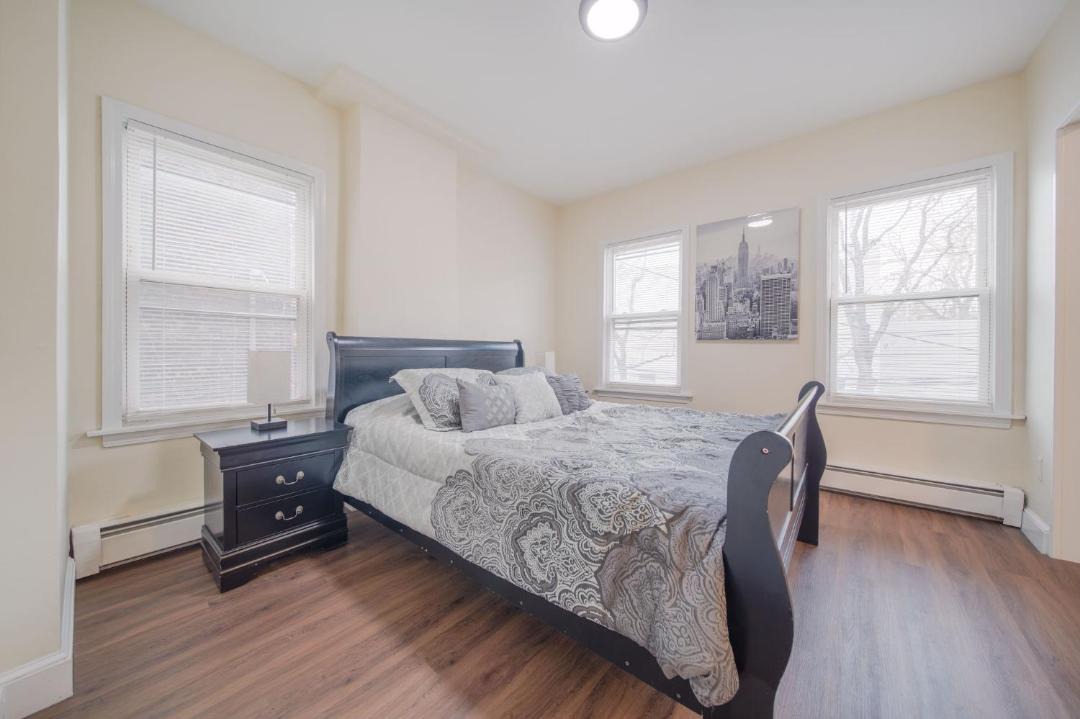 Photo of Bedroom in Roxbury