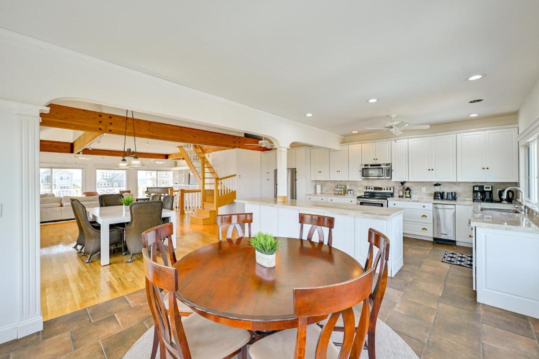 Photo of Kitchen in West Hampton Dunes