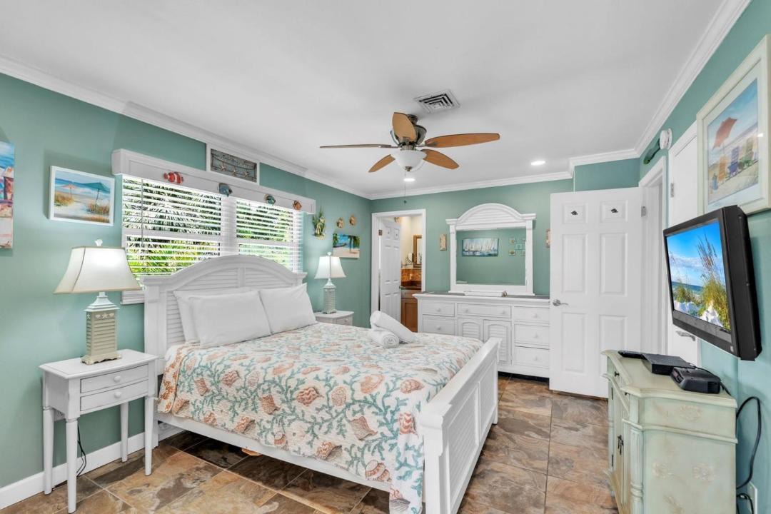Photo of Bedroom in Holmes Beach