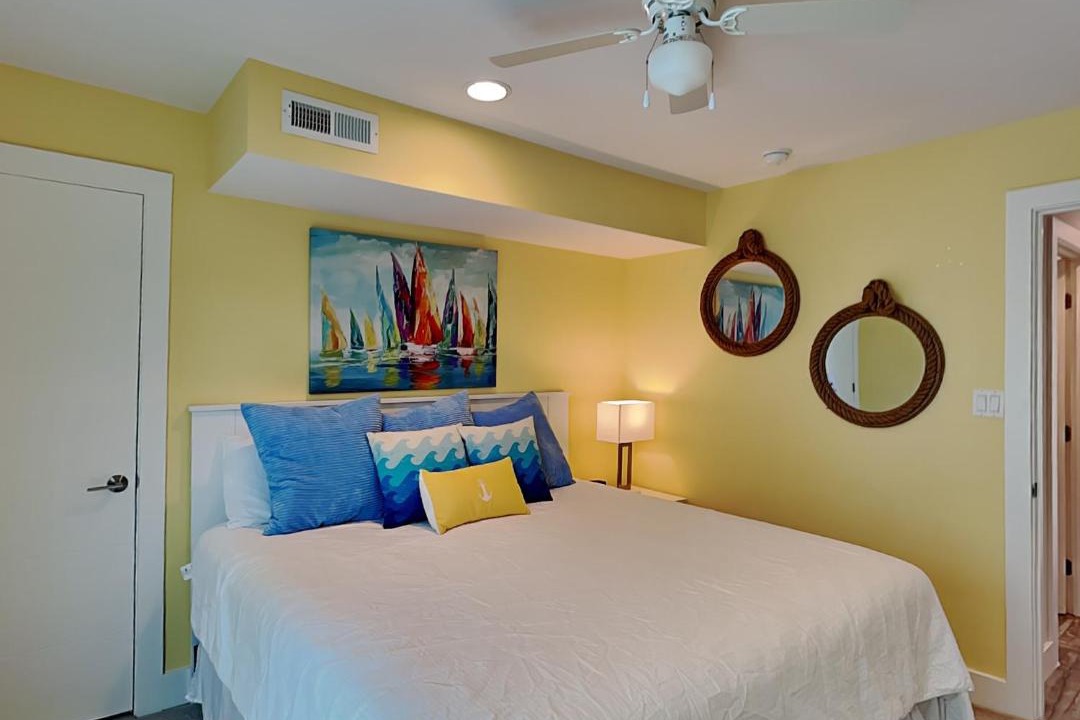 Photo of Bedroom in Miramar Beach