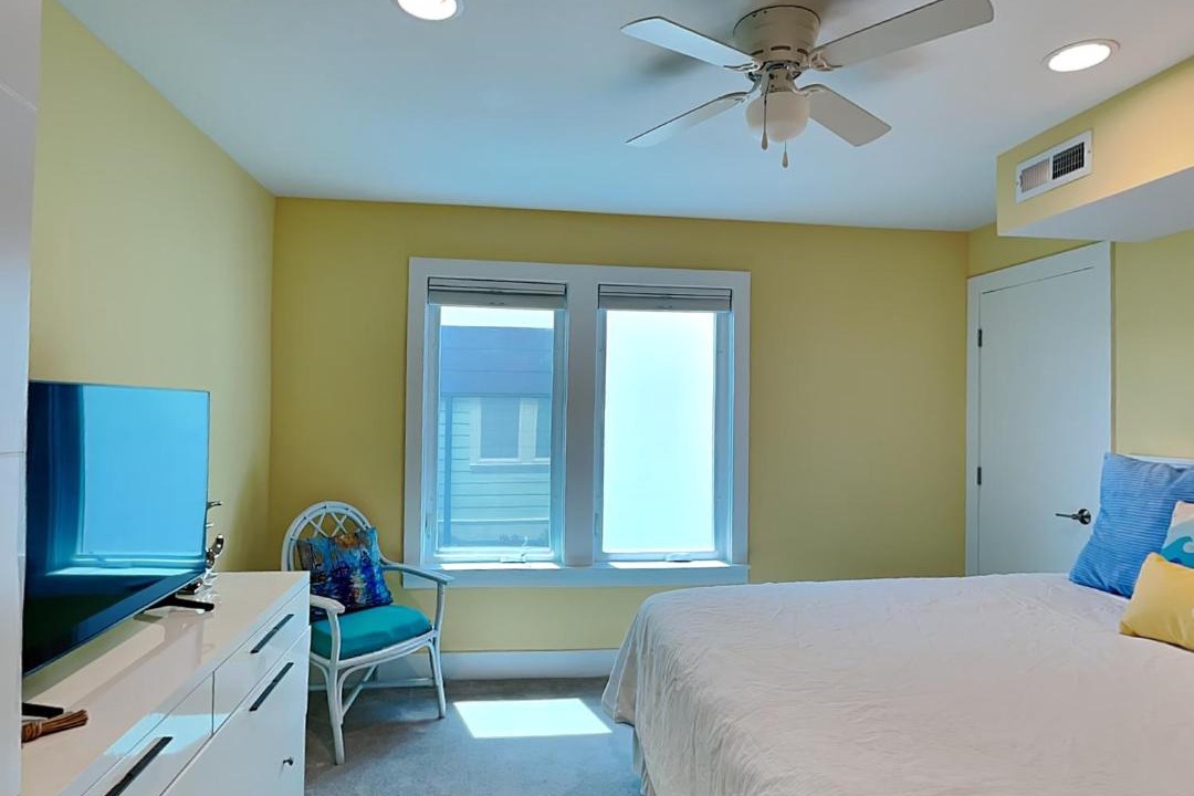 Photo of Bedroom in Miramar Beach