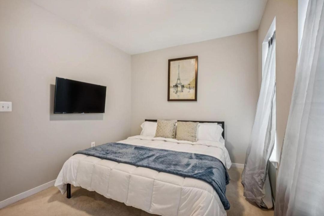 Photo of Bedroom in Dupont Circle