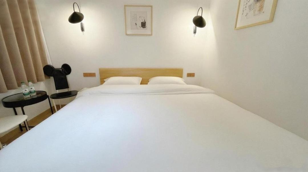 Photo of Bedroom in Fenghuang
