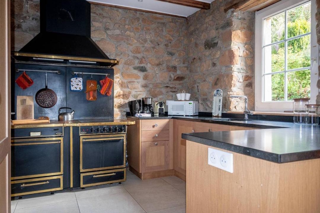 Photo of Kitchen in Plougrescant