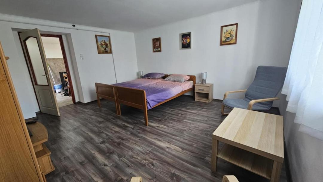 Photo of Bedroom in Deg