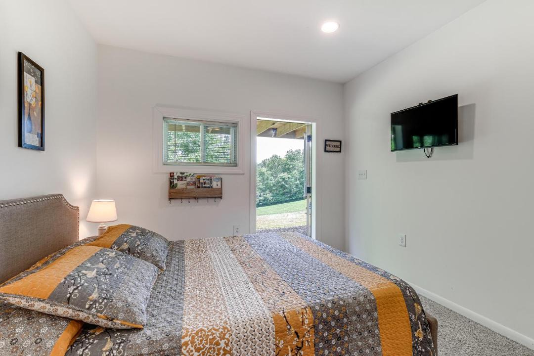 Photo of Bedroom in Court House