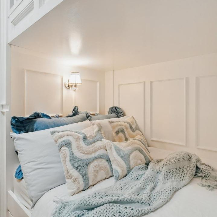 Photo of Bedroom in Legazpi Village