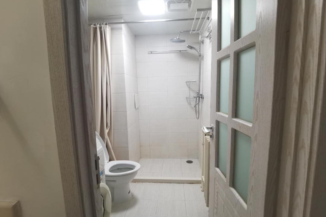 Photo of Bathroom in Jinsong Panjiayuan