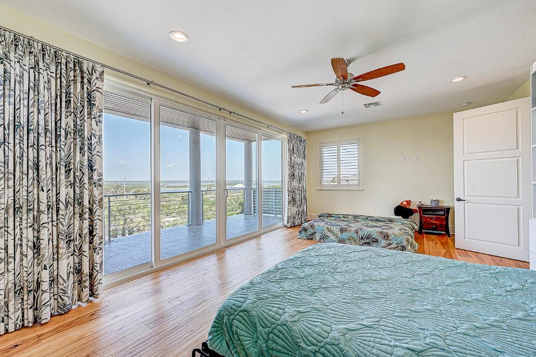 Photo of Bedroom in Crescent Beach