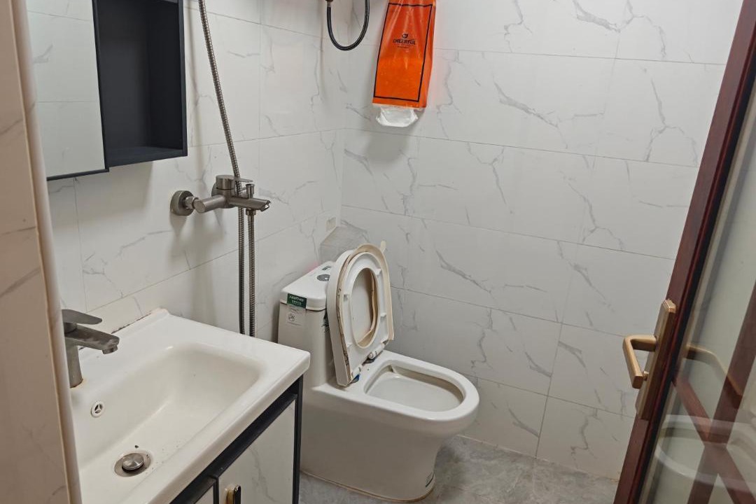 Photo of Bathroom in Longhua District