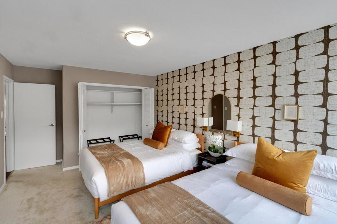 Photo of Bedroom in Crystal City