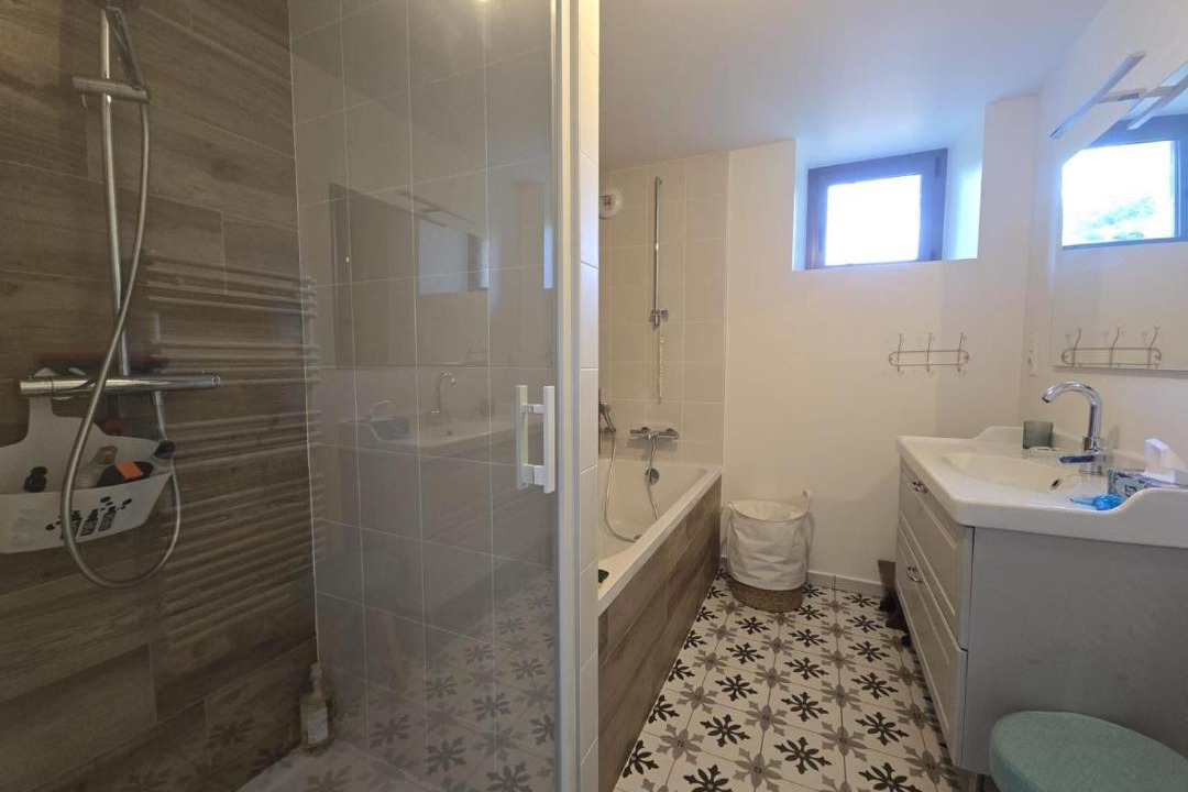Photo of Bathroom in Plevenon