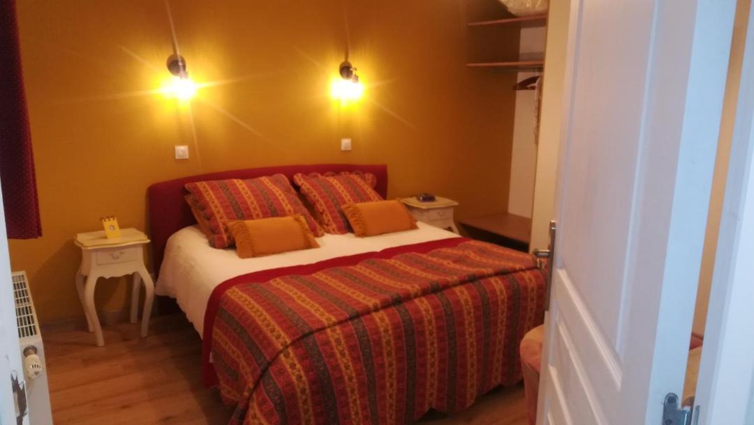 Photo of Bedroom in Plouaret