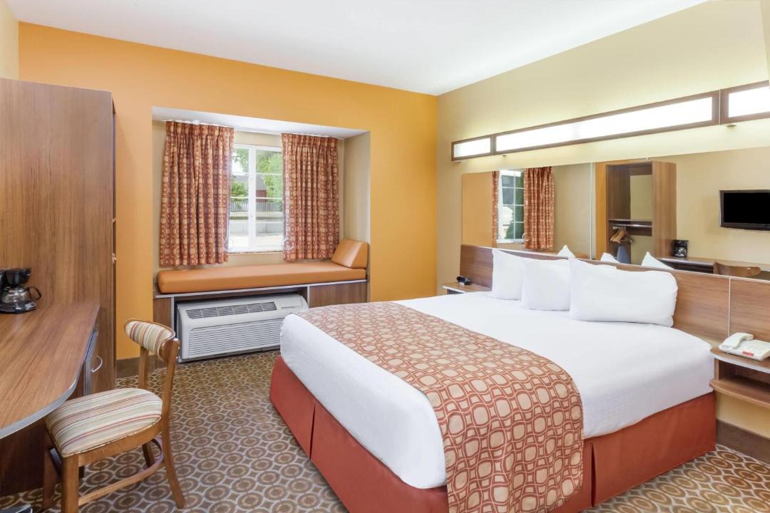 Photo of Bedroom in Roseland