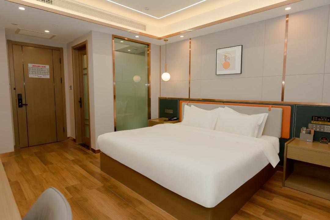 Photo of Bedroom in Urumqi City Centre