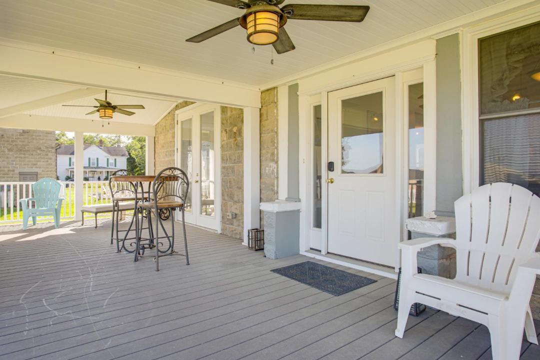 Photo of Patio Balcony in Willis Wharf