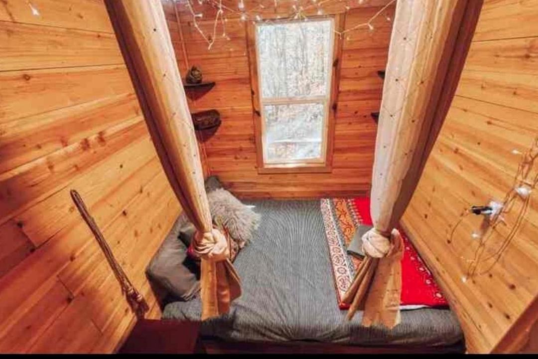 Photo of Bedroom in Stonewall
