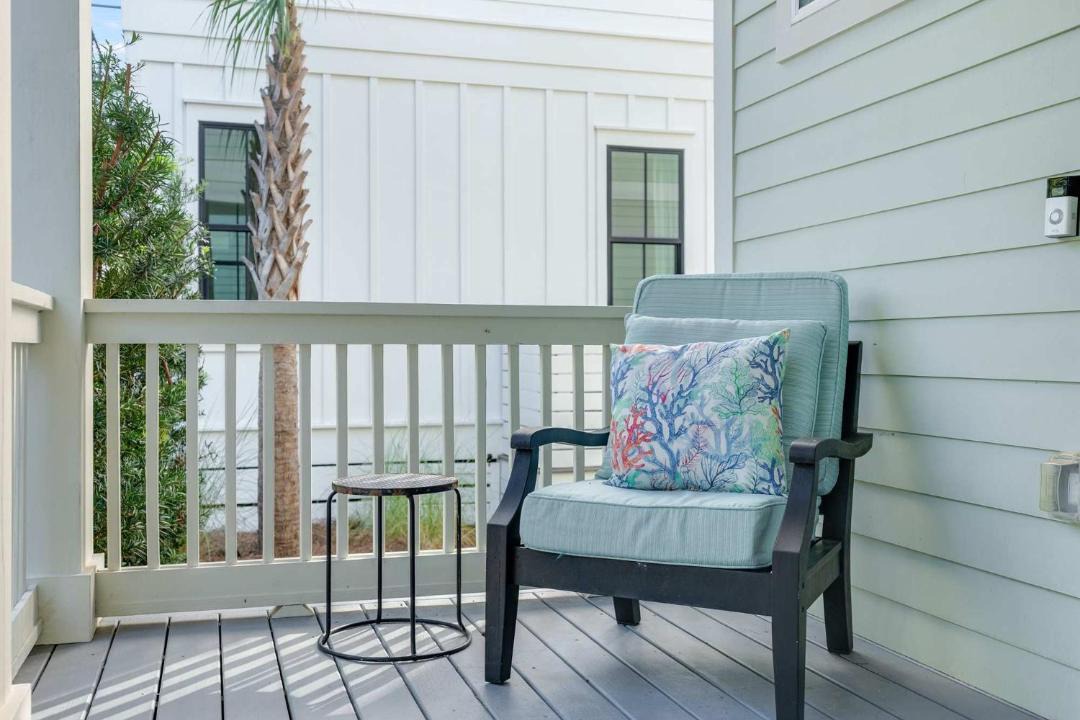 Photo of Patio Balcony in Treetop
