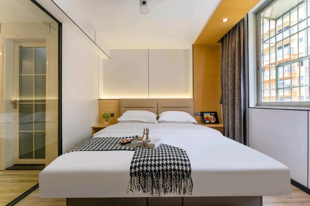 Photo of Bedroom in East Huanshi Road