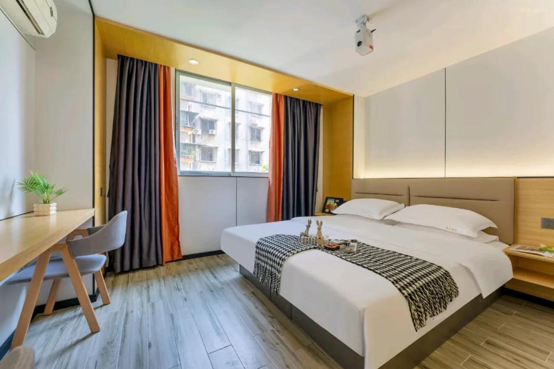 Photo of Bedroom in East Huanshi Road