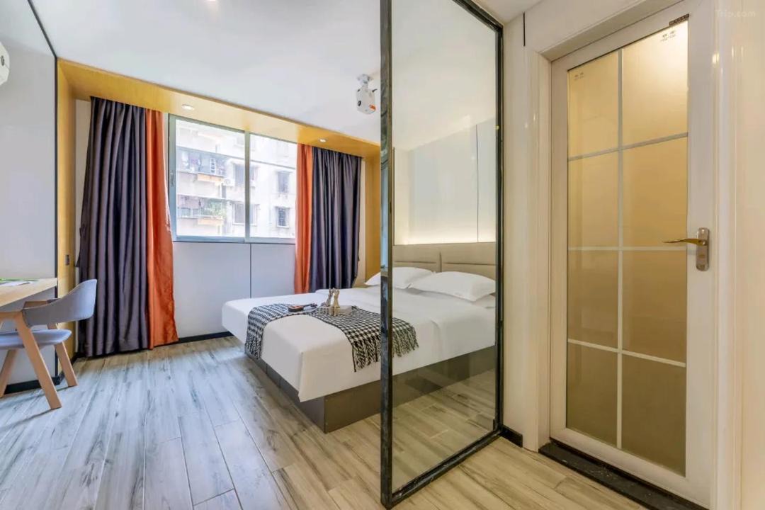 Photo of Bedroom in East Huanshi Road