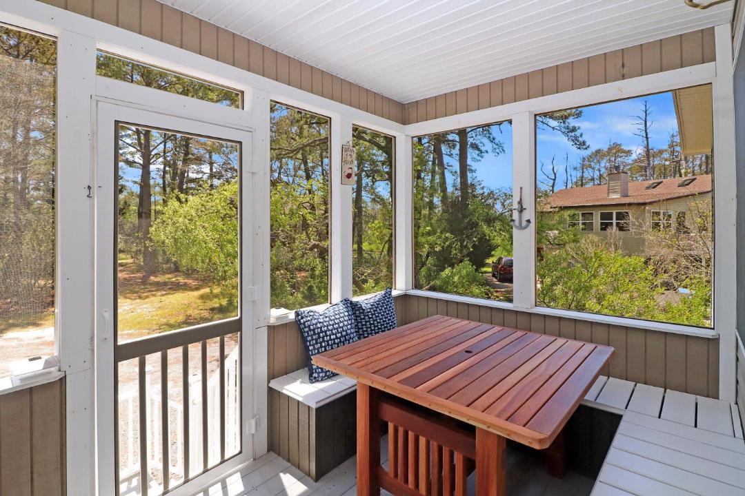 Photo of Patio Balcony in Deep Hole