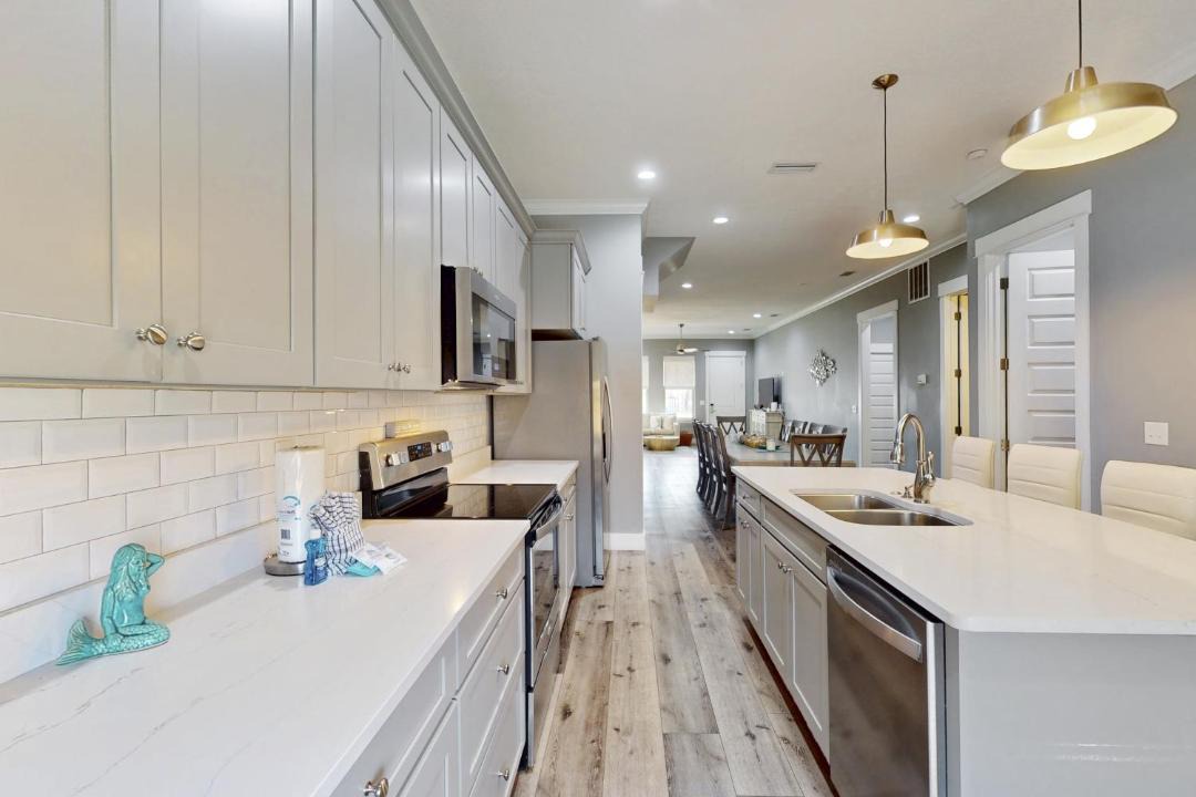 Photo of Kitchen in Laguna Beach Estates