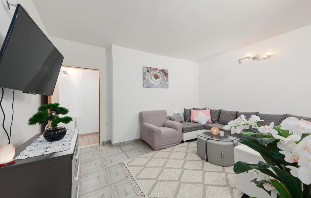 Photo of Livingroom in Dugis