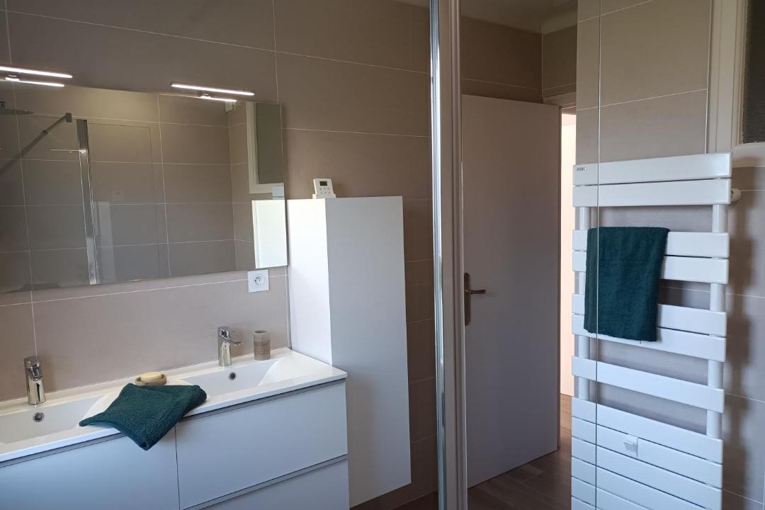 Photo of Bathroom in Langueux
