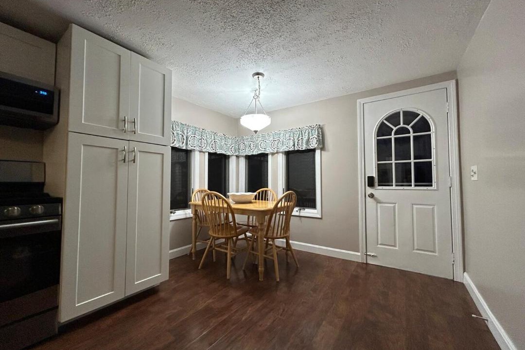 Photo of Kitchen in White Island Shores