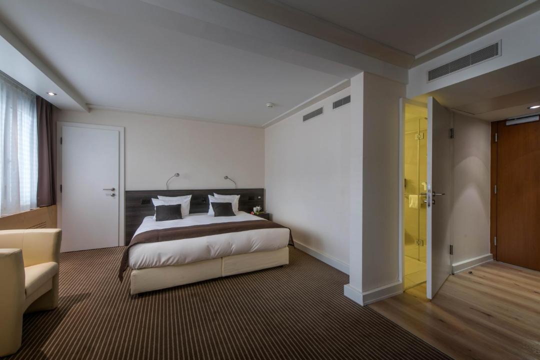 Photo of Bedroom in Hard